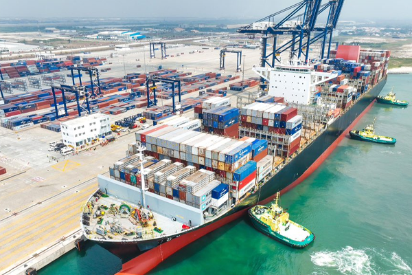 32 vessels to arrive Lagos ports with petroleum products, food items: NPA